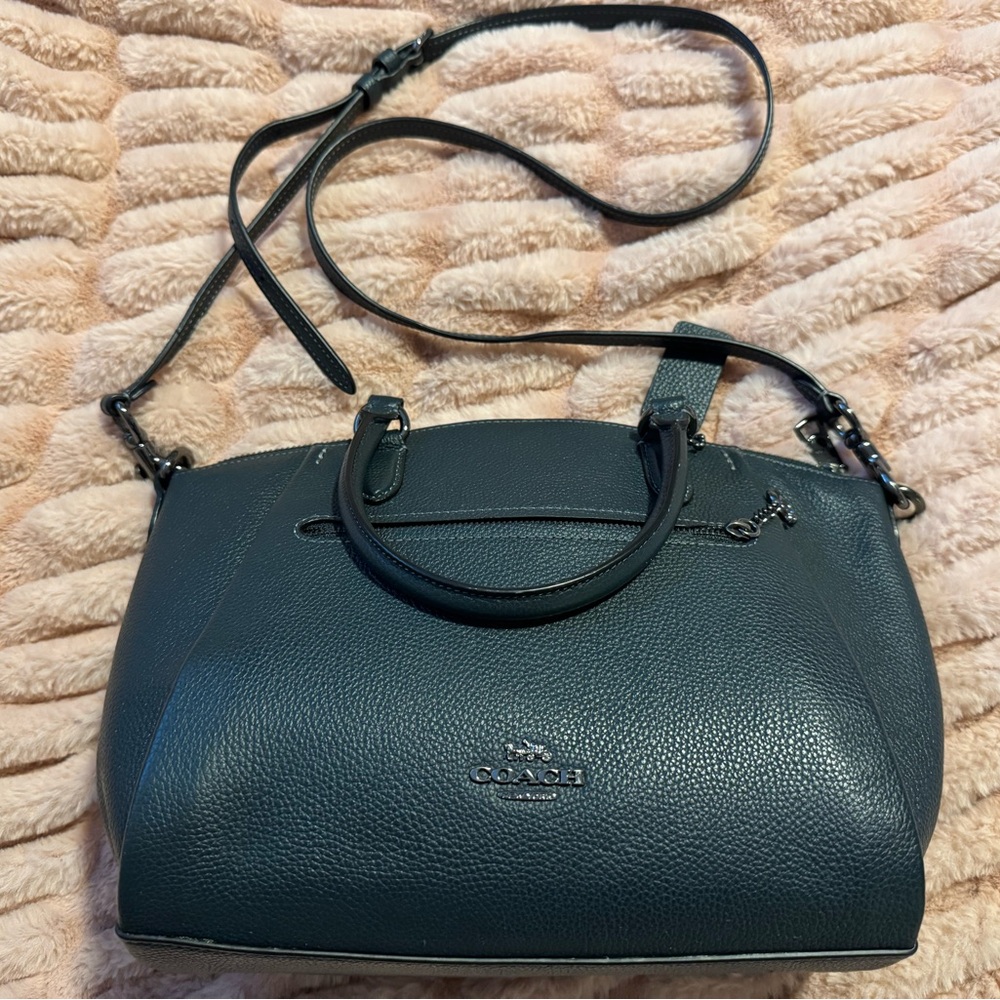 Excellent used condition, Coach Pebble Elise Crossbody bag